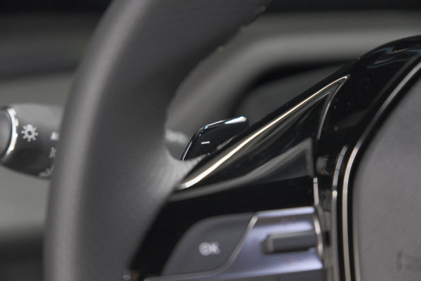 Peugeot 408 1.2 Hybrid 145 e-DCS6 GT | Alcantara Pack | 360 Camera | Navigatie | Stoelverwarming