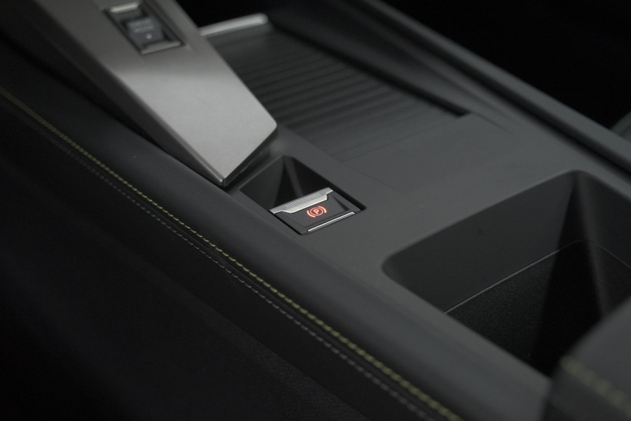 Peugeot 408 1.2 Hybrid 145 e-DCS6 GT | Alcantara Pack | 360 Camera | Navigatie | Stoelverwarming