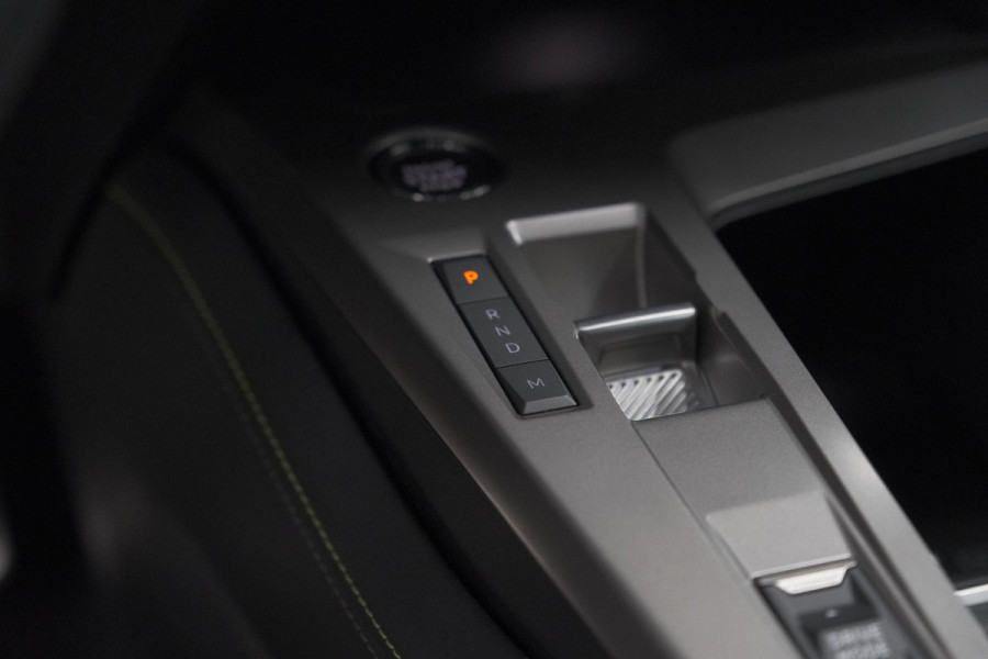 Peugeot 408 1.2 Hybrid 145 e-DCS6 GT | Alcantara Pack | 360 Camera | Navigatie | Stoelverwarming
