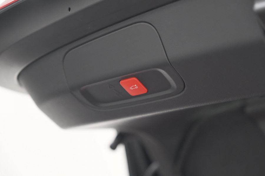 Peugeot 408 1.2 Hybrid 145 e-DCS6 GT | Alcantara Pack | 360 Camera | Navigatie | Stoelverwarming