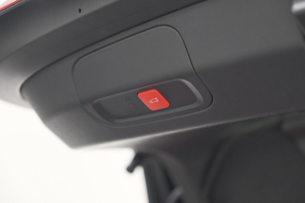 Peugeot 408 1.2 Hybrid 145 e-DCS6 GT | Alcantara Pack | 360 Camera | Navigatie | Stoelverwarming