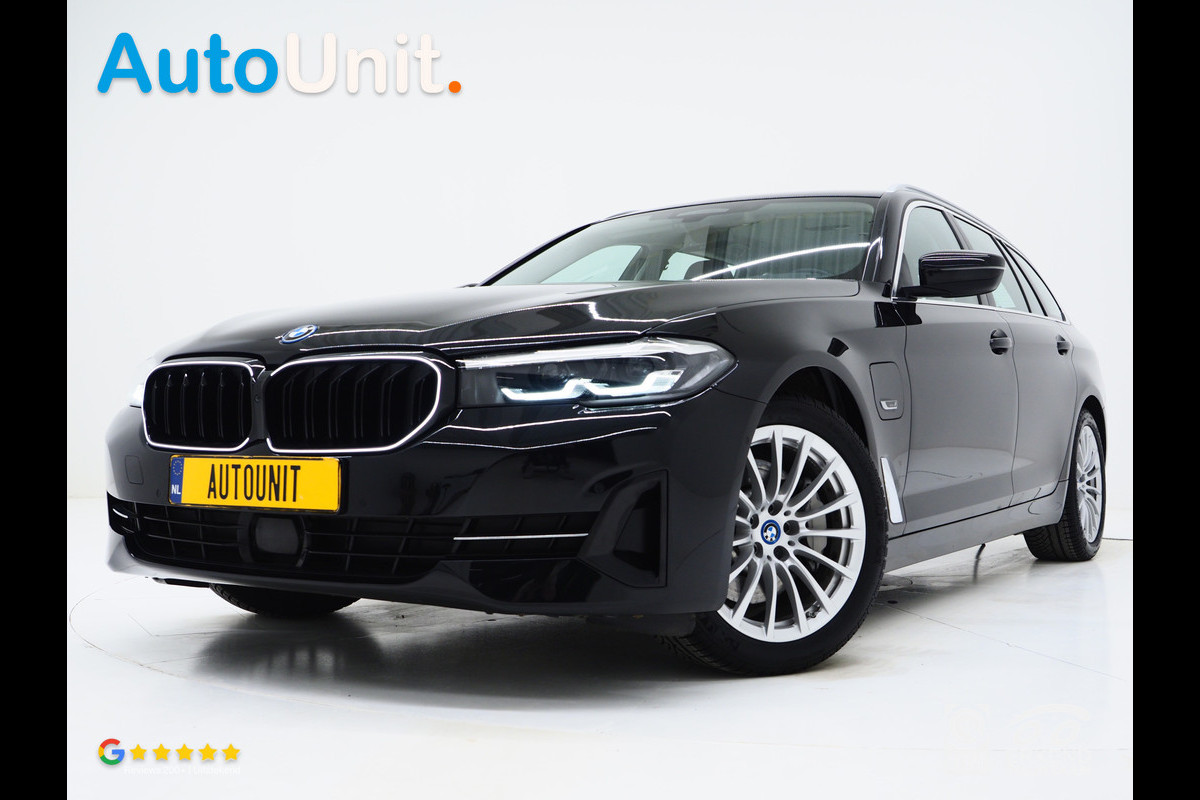 BMW 5 Serie Touring 530e xDrive | LED Grille |  Leder | Camera | Adaptive Cruise | Sfeerlicht | Dodehoek | Carplay