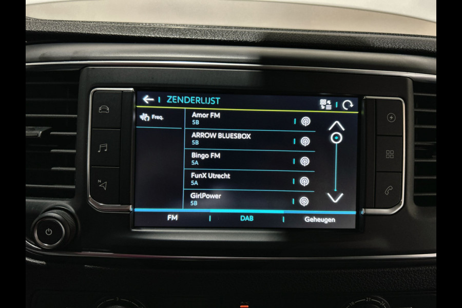 Peugeot e-Expert Standard Asphalt 75 kWh | Stoelverwarming | Carplay / Android auto | Cruise Control | Soh (batterijcheck) Waarde 93,5 %