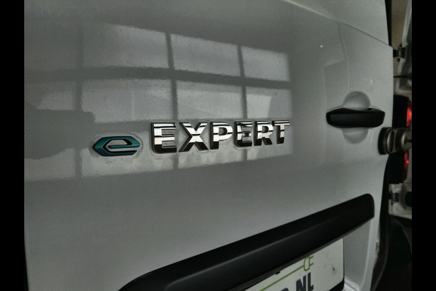 Peugeot e-Expert Standard Asphalt 75 kWh | Stoelverwarming | Carplay / Android auto | Cruise Control | Soh (batterijcheck) Waarde 93,5 %