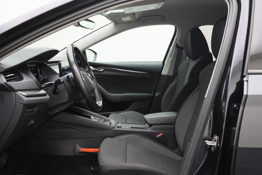 Škoda Octavia Combi 1.0 e-TSI Business Edition Virtual Cockpit, Keyless, LED, Apple Carplay, PDC