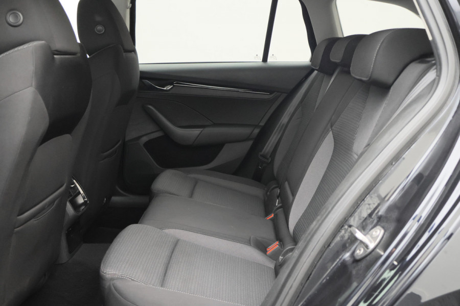 Škoda Octavia Combi 1.0 e-TSI Business Edition Virtual Cockpit, Keyless, LED, Apple Carplay, PDC