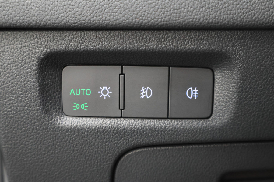 Škoda Octavia Combi 1.0 e-TSI Business Edition Virtual Cockpit, Keyless, LED, Apple Carplay, PDC
