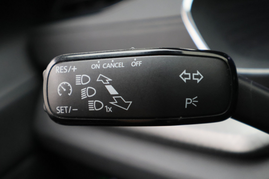 Škoda Octavia Combi 1.0 e-TSI Business Edition Virtual Cockpit, Keyless, LED, Apple Carplay, PDC