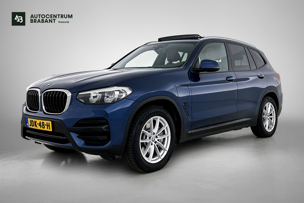 BMW X3 XDrive30e High Executive(Goed onderH, Panorama, Carplay, Camera, StoelV, Parkeersensoren V+A, Etc)