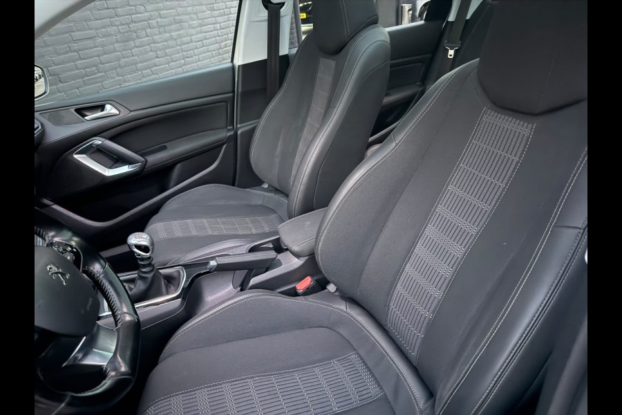 Peugeot 308 SW 1.6 BlueHDI Blue Lease Executive NAVI | CARPLAY | PANO | PDC | TREKHAAK | NWE APK