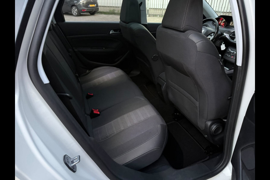 Peugeot 308 SW 1.6 BlueHDI Blue Lease Executive NAVI | CARPLAY | PANO | PDC | TREKHAAK | NWE APK