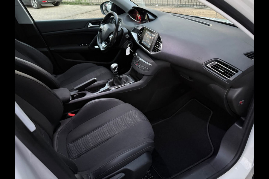Peugeot 308 SW 1.6 BlueHDI Blue Lease Executive NAVI | CARPLAY | PANO | PDC | TREKHAAK | NWE APK
