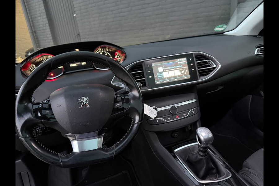 Peugeot 308 SW 1.6 BlueHDI Blue Lease Executive NAVI | CARPLAY | PANO | PDC | TREKHAAK | NWE APK