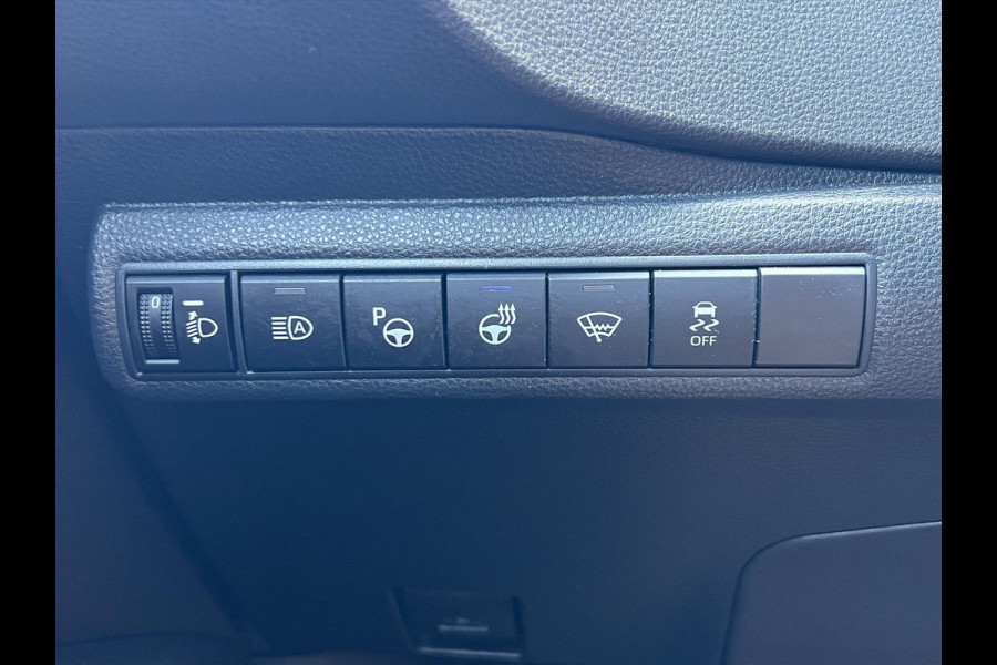 Toyota Corolla 1.8 Hybrid Style | Dodehoekherkenning, Parkeersensoren, Stoel + Stuurverwarming, Keyless, 17 inch