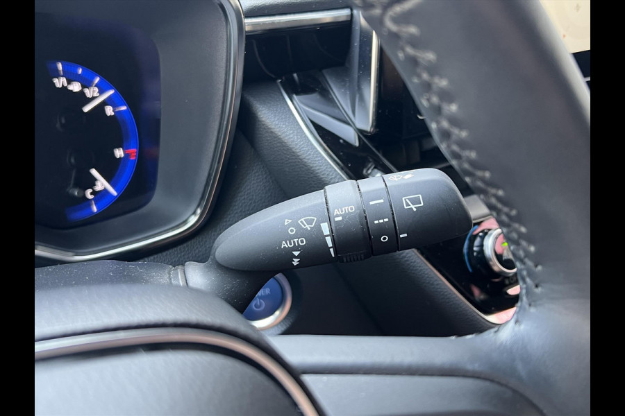 Toyota Corolla 1.8 Hybrid Style | Dodehoekherkenning, Parkeersensoren, Stoel + Stuurverwarming, Keyless, 17 inch