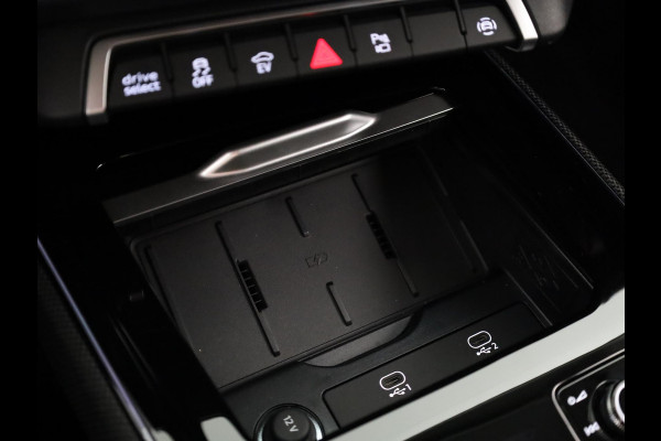 Audi Q3 Advanced edition e-hybrid 272 pk | Techniekpakket plus | Ambiente lichtpakket | Privacy glas | Functioneel pakket |