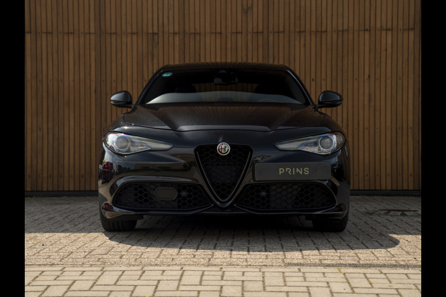 Alfa Romeo Giulia 2.0T Veloce Ti 280pk | Carbon | Orig. NL | 2e eigenaar