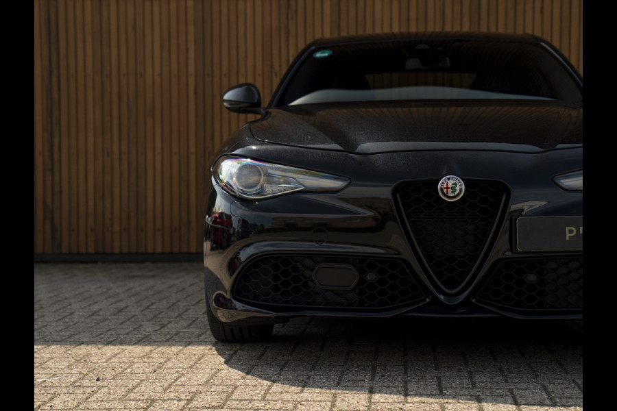 Alfa Romeo Giulia 2.0T Veloce Ti 280pk | Carbon | Orig. NL | 2e eigenaar
