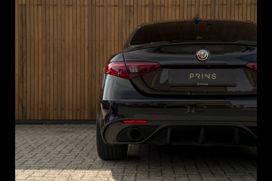 Alfa Romeo Giulia 2.0T Veloce Ti 280pk | Carbon | Orig. NL | 2e eigenaar