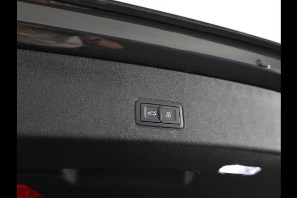 Audi Q3 Advanced edition e-hybrid 272 pk | Techniekpakket plus | Ambiente lichtpakket | Privacy glas | Functioneel pakket |