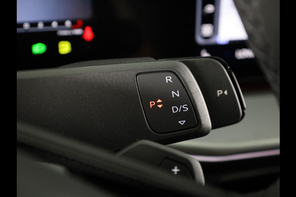Audi Q3 Advanced edition e-hybrid 272 pk | Techniekpakket plus | Ambiente lichtpakket | Privacy glas | Functioneel pakket |
