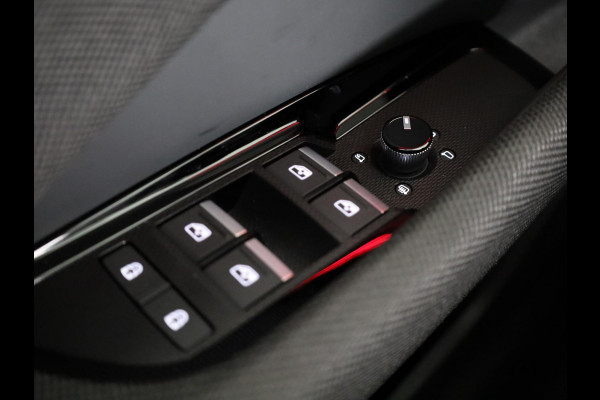Audi Q3 Advanced edition e-hybrid 272 pk | Techniekpakket plus | Ambiente lichtpakket | Privacy glas | Functioneel pakket |