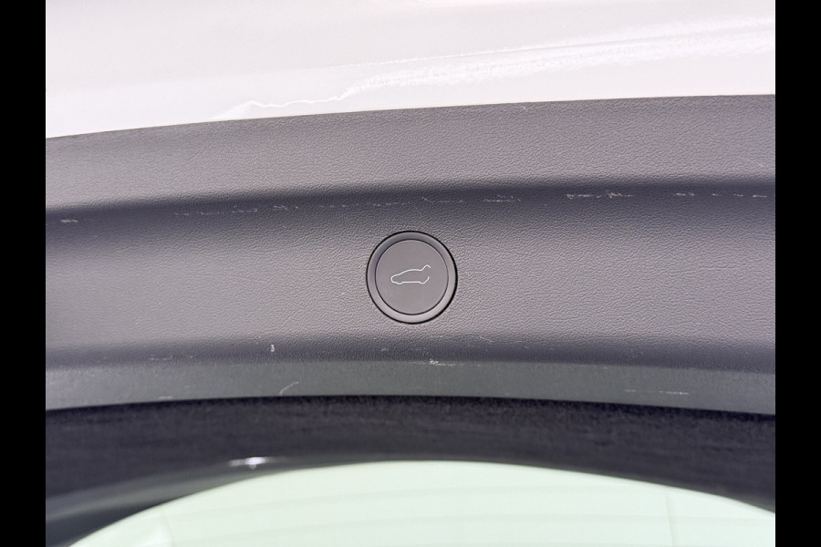 Tesla Model Y Long Range AWD 75kWh SOH 94% Warmtepomp AI-Computer Traffic Aware Adap.Cruise Leder Panoramadak Navi Ecc Camera Stoel+Stuurverwa Privacy Glas Lmv Elek.Achterklep Led Elek.Stoelen+Memory 4WD Fabrieksgarantie tot 15-02-2027 - Garantie op de Accu+Motor tot 15-2-2031/192.000km