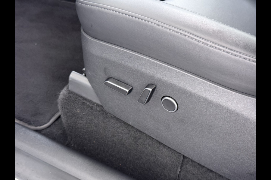 Tesla Model Y Long Range AWD 75kWh SOH 94% Warmtepomp AI-Computer Traffic Aware Adap.Cruise Leder Panoramadak Navi Ecc Camera Stoel+Stuurverwa Privacy Glas Lmv Elek.Achterklep Led Elek.Stoelen+Memory 4WD Fabrieksgarantie tot 15-02-2027 - Garantie op de Accu+Motor tot 15-2-2031/192.000km