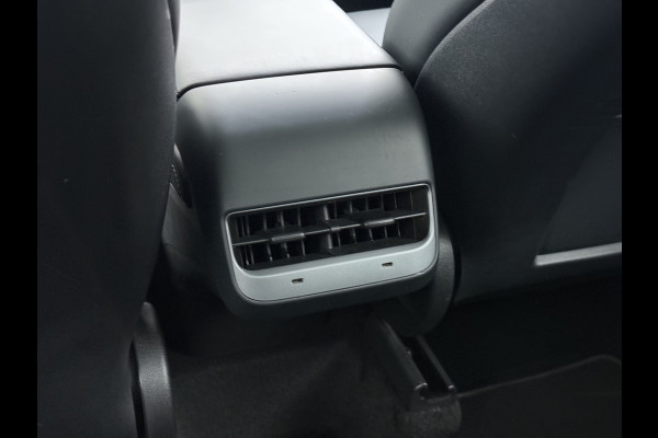 Tesla Model Y Long Range AWD 75kWh SOH 94% Warmtepomp AI-Computer Traffic Aware Adap.Cruise Leder Panoramadak Navi Ecc Camera Stoel+Stuurverwa Privacy Glas Lmv Elek.Achterklep Led Elek.Stoelen+Memory 4WD Fabrieksgarantie tot 15-02-2027 - Garantie op de Accu+Motor tot 15-2-2031/192.000km