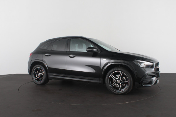 Mercedes-Benz GLA 250 e AMG Line > Night-pakket/Adapt.cruise/keyless/Camera/Apple Carplay