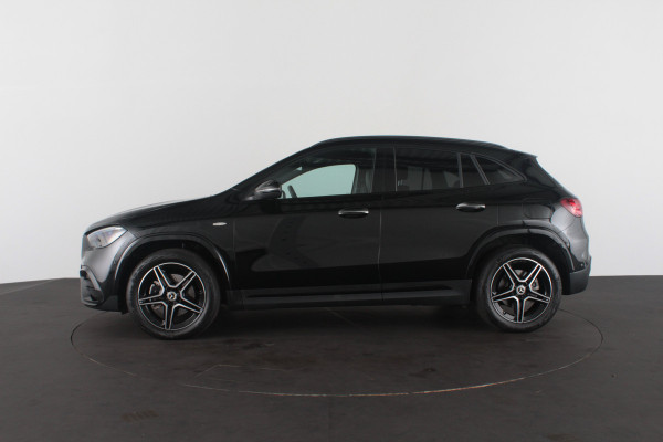Mercedes-Benz GLA 250 e AMG Line > Night-pakket/Adapt.cruise/keyless/Camera/Apple Carplay