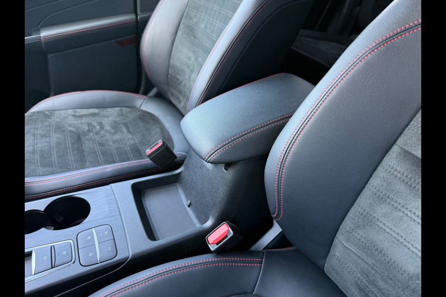 Ford Kuga 2.5 PHEV ST-Line X - Automaat - Navi - Parkeerhulp - Winterpakket