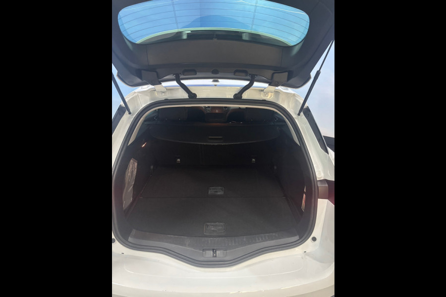 Renault Mégane Estate 1.3 TCe Limited Clima | Cruise | Navi | PDC