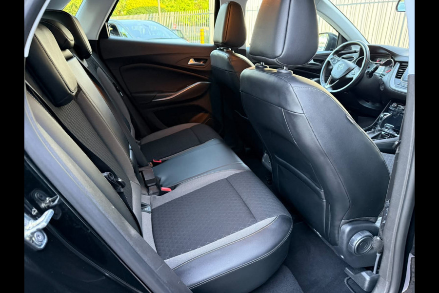 Opel Grandland X 1.2 Turbo Business Executive