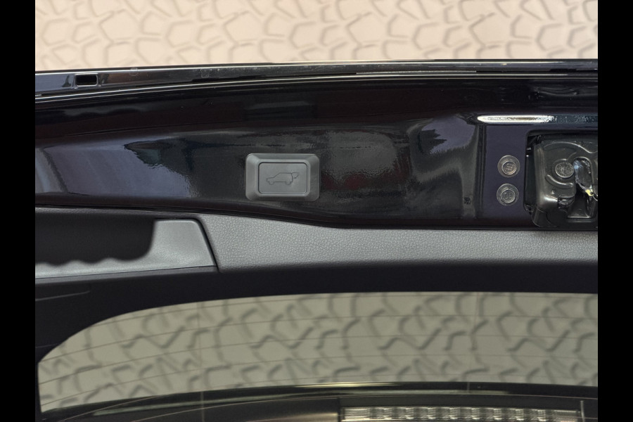 Toyota RAV4 2.5 PLUG-IN HYBRID AWD 306PK 1500KG TREKGEW. HEADUP SPIEGEL.CAM LED ELEK.KLEP STUUR/STOELVERW. V+A PHEV PLUG IN
