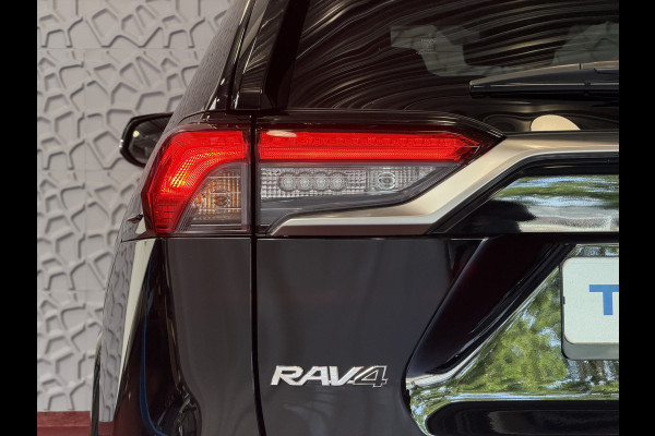 Toyota RAV4 2.5 PLUG-IN HYBRID AWD 306PK 1500KG TREKGEW. HEADUP SPIEGEL.CAM LED ELEK.KLEP STUUR/STOELVERW. V+A PHEV PLUG IN