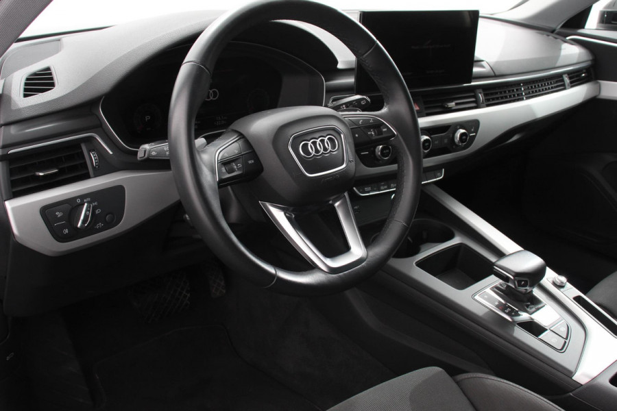 Audi A4 Avant 40 TFSI 204pk Automaat S-Line Black Edition Navigatie Apple Carplay/Android Auto Adaptieve Cruise Control Parkeersensoren Camera Dodehoek Assistent Elektrische Achterklep Stoelverwarming Climate Control