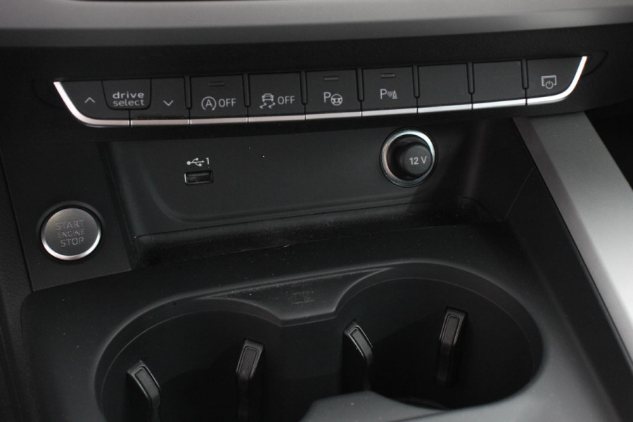 Audi A4 Avant 40 TFSI 204pk Automaat S-Line Black Edition Navigatie Apple Carplay/Android Auto Adaptieve Cruise Control Parkeersensoren Camera Dodehoek Assistent Elektrische Achterklep Stoelverwarming Climate Control