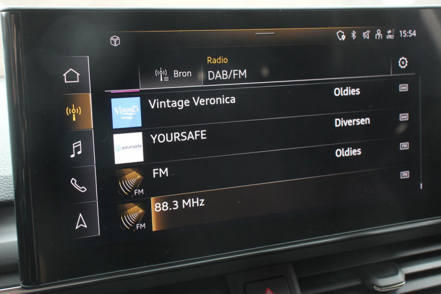 Audi A4 Avant 40 TFSI 204pk Automaat S-Line Black Edition Navigatie Apple Carplay/Android Auto Adaptieve Cruise Control Parkeersensoren Camera Dodehoek Assistent Elektrische Achterklep Stoelverwarming Climate Control