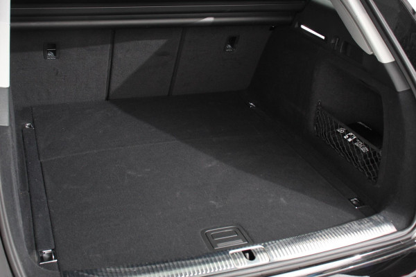 Audi A4 Avant 40 TFSI 204pk Automaat S-Line Black Edition Navigatie Apple Carplay/Android Auto Adaptieve Cruise Control Parkeersensoren Camera Dodehoek Assistent Elektrische Achterklep Stoelverwarming Climate Control