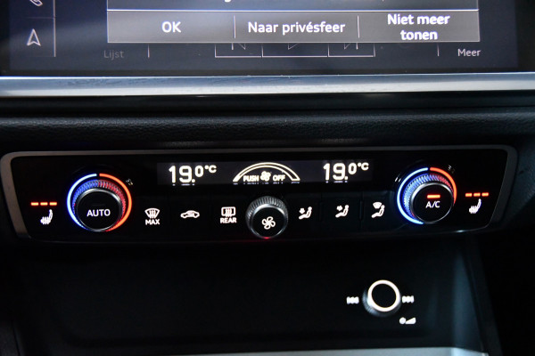 Audi Q3 Sportback 35 TFSI S-line, Pano, Side assist, Blackline