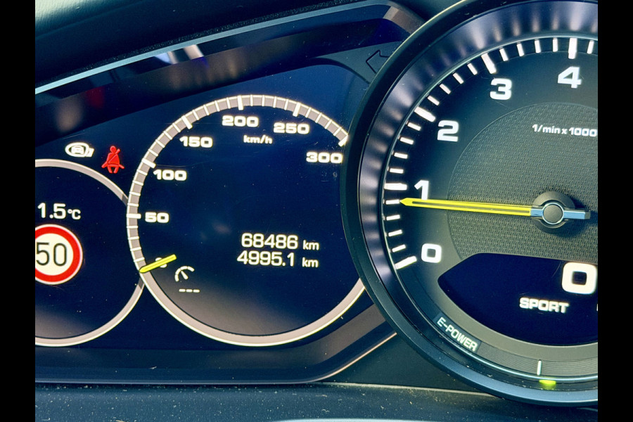 Porsche Panamera Sport Turismo 2.9 4 E-Hybrid BOSE | PANO | Sportuitlaat | Achterasbesturing | 21"