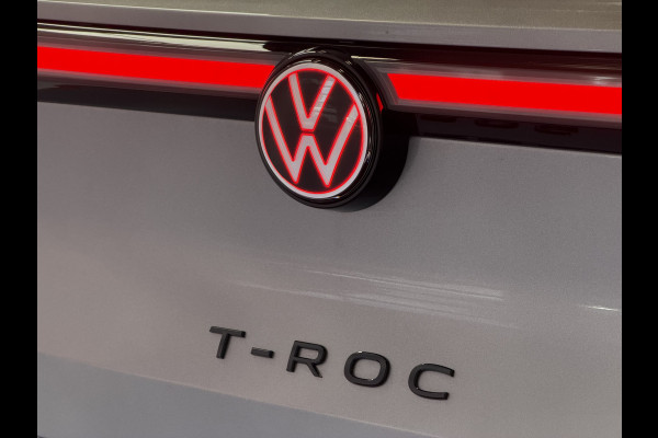 Volkswagen T-Roc 1.5 eTsi R-LINE 150PK EDITION TREKHAAK BLACK STYLE 19''LMV IQ LED/GRIL/LOGO STOEL/STUUR.VERW ELEK.KLEP 2026 ✅Top Auto's Wijchen , 30 Jaar Specialist in Volkswagen  : Alle Type's : R-Line Edition / Style / First Edition / Highline / Life , Zowel PHEV / HEV / MHEV / Benzine ✅