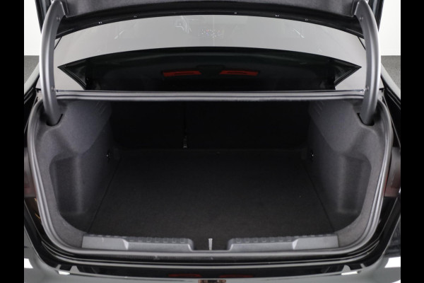 Audi A3 Limousine 35 TFSI S edition 150pk | Panoramadak | Navigatie | 17 inch Lichtmetalen velgen | Licht Pakket | Verlengde garantie