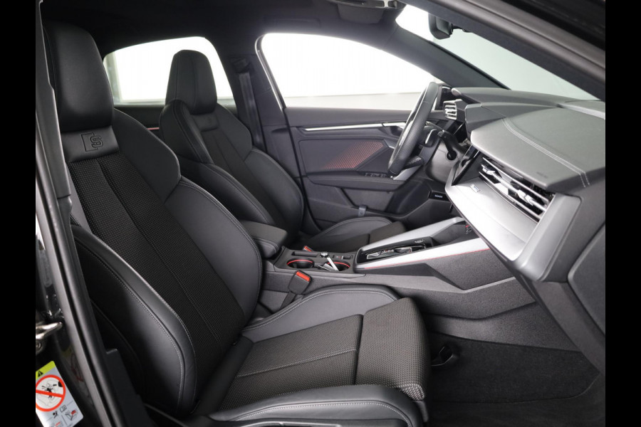 Audi A3 Limousine 35 TFSI S edition 150pk | Panoramadak | Navigatie | 17 inch Lichtmetalen velgen | Licht Pakket | Verlengde garantie