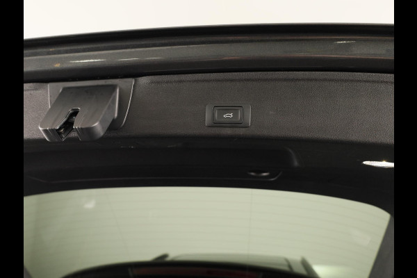 Audi A4 Avant 35 TFSI S edition 150pk | Panoramadak | 18 inch Lichtmetalen velgen | Stoelverwarming | sfeerverlichting | Verlengde garantie