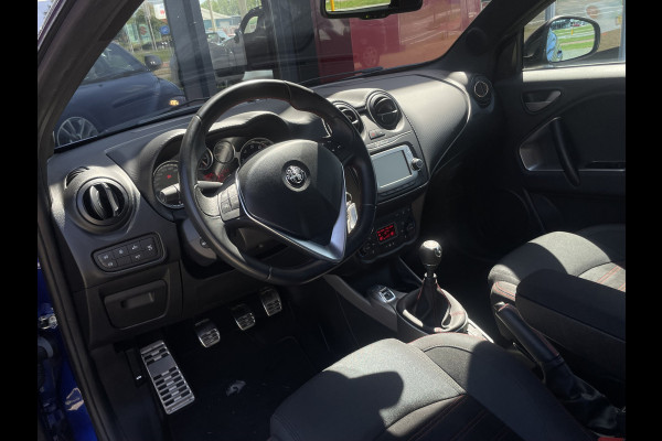 Alfa Romeo MiTo TwinAir Turbo 105PK | Climate/Cruise Control | 17" velgen | Parkeersensoren