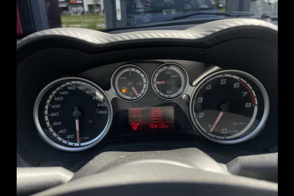 Alfa Romeo MiTo TwinAir Turbo 105PK | Climate/Cruise Control | 17" velgen | Parkeersensoren