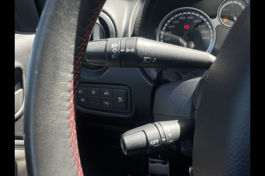 Alfa Romeo MiTo TwinAir Turbo 105PK | Climate/Cruise Control | 17" velgen | Parkeersensoren