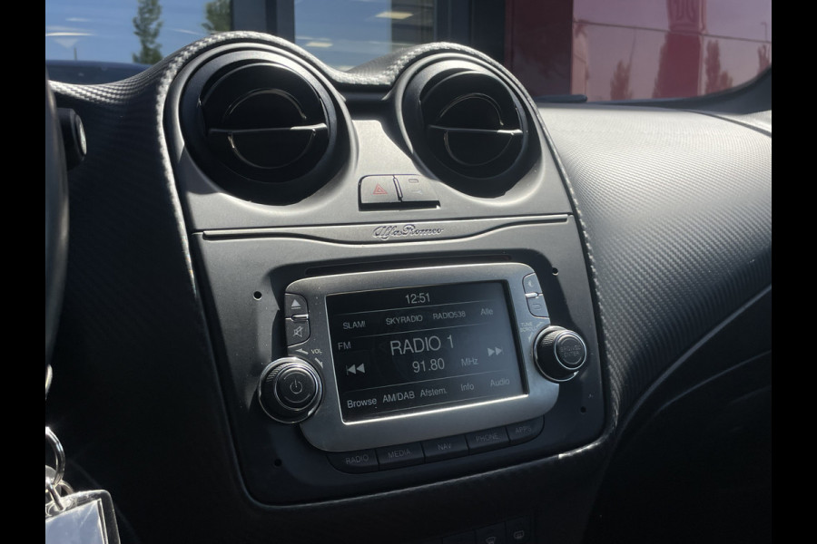 Alfa Romeo MiTo TwinAir Turbo 105PK | Climate/Cruise Control | 17" velgen | Parkeersensoren
